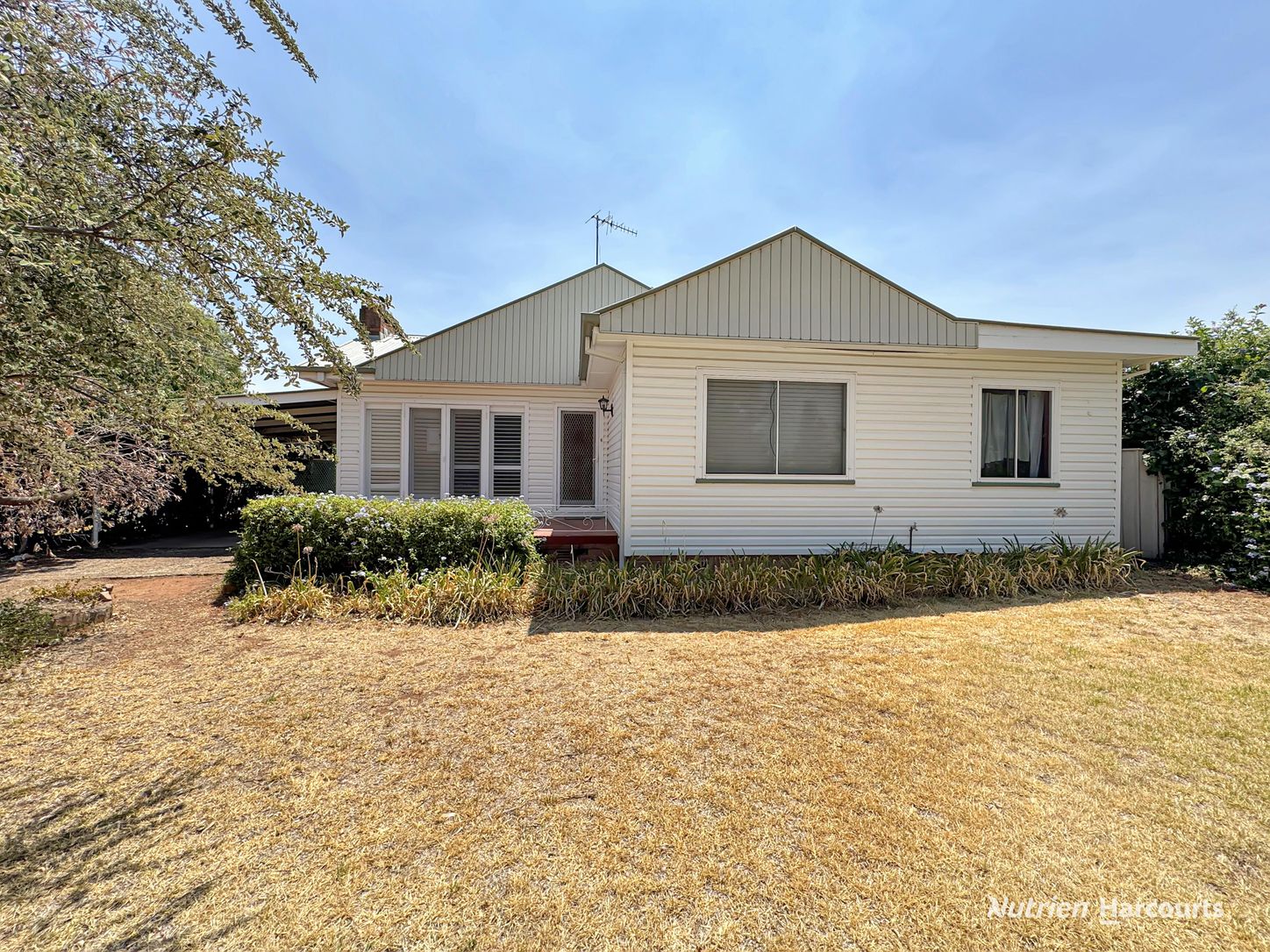 Charming Home in North Griffith